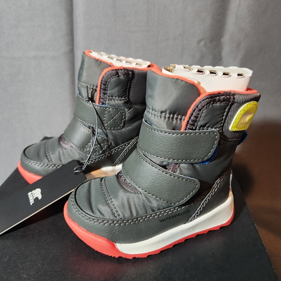 New Sorel Boys Waterproof Boots - Gray and Red Size 4 - Picture 1 of 7